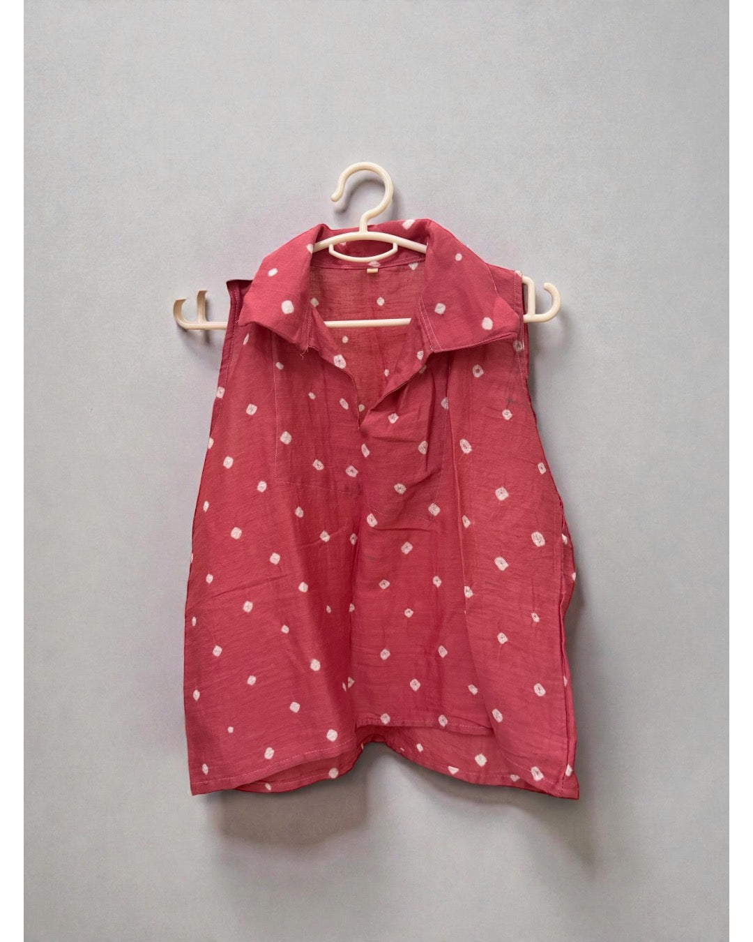Pink Sleeveless Bandhani Shirt